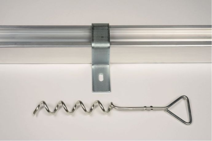 Kotvící systém Standard pro branku s ocelovými síťovými oblouky, pro travnatý povrch