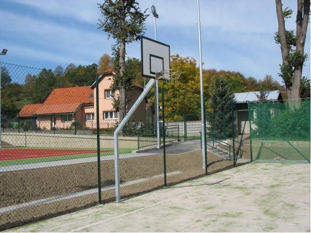 Basketbalová konstrukce streetball vč. desky, koše a sítě