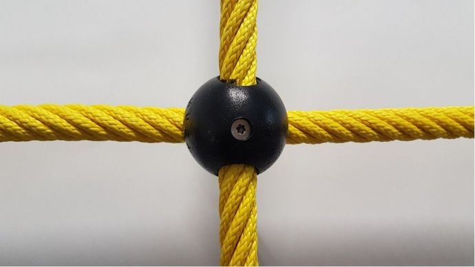 Šplhací síť Herkules PES 16 mm, oko 12,50 cm, plastové koule, žlutá