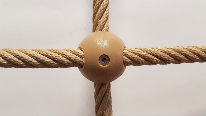 Šplhací síť Herkules PES 16 mm, oko 12,50 cm, plastové koule, béžová