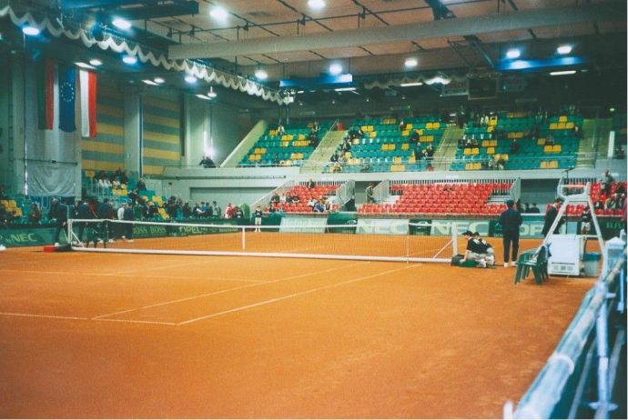 Tenisové podpěry sítě pro tenisový mobilní rám