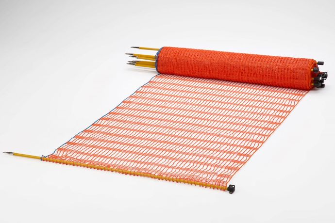 Bezpečnostný plot sieťový 0,85 x 25,0 m, vpletené tyčky, oranžový